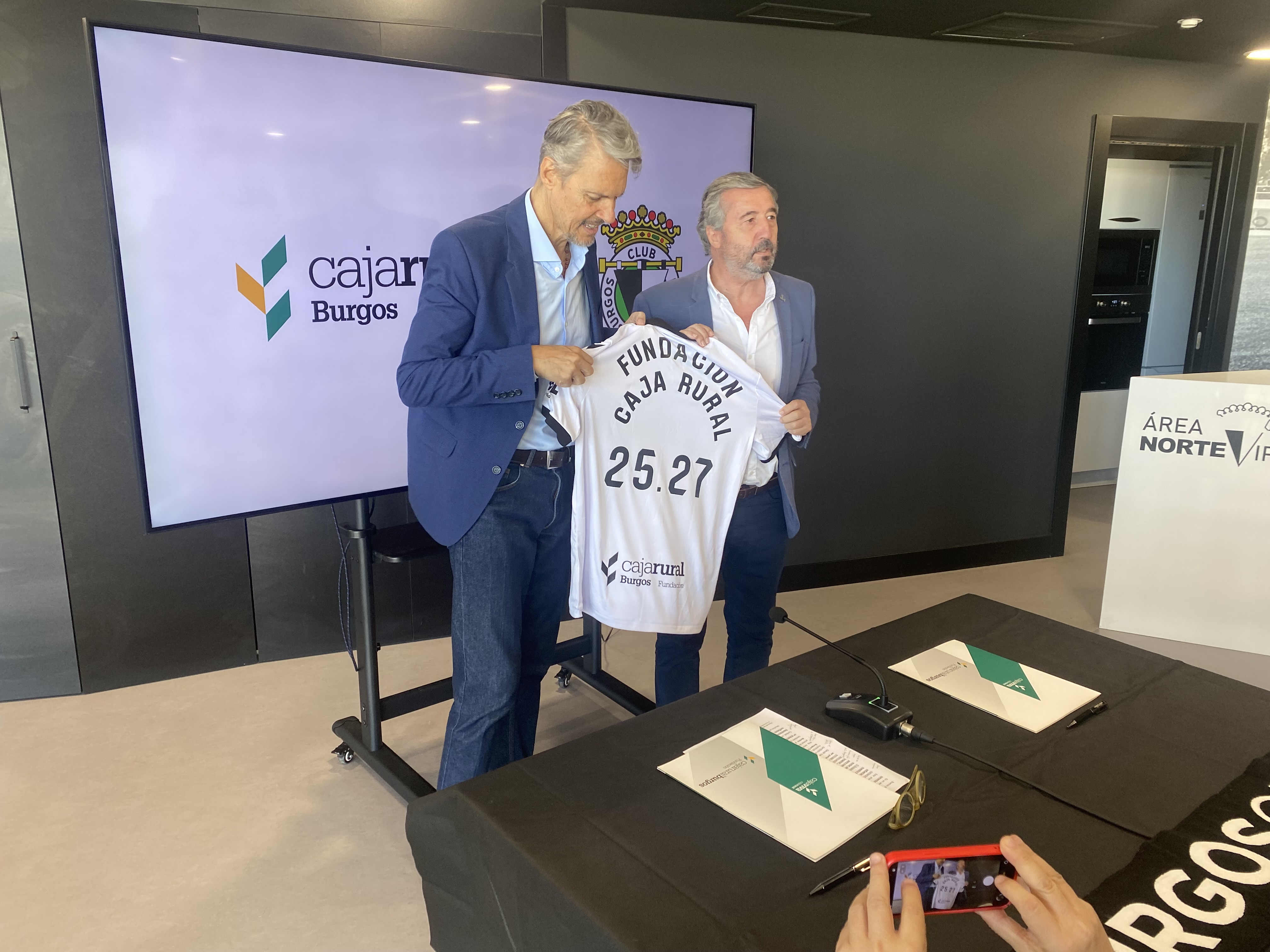 Convenio Burgos CF y CajaViva